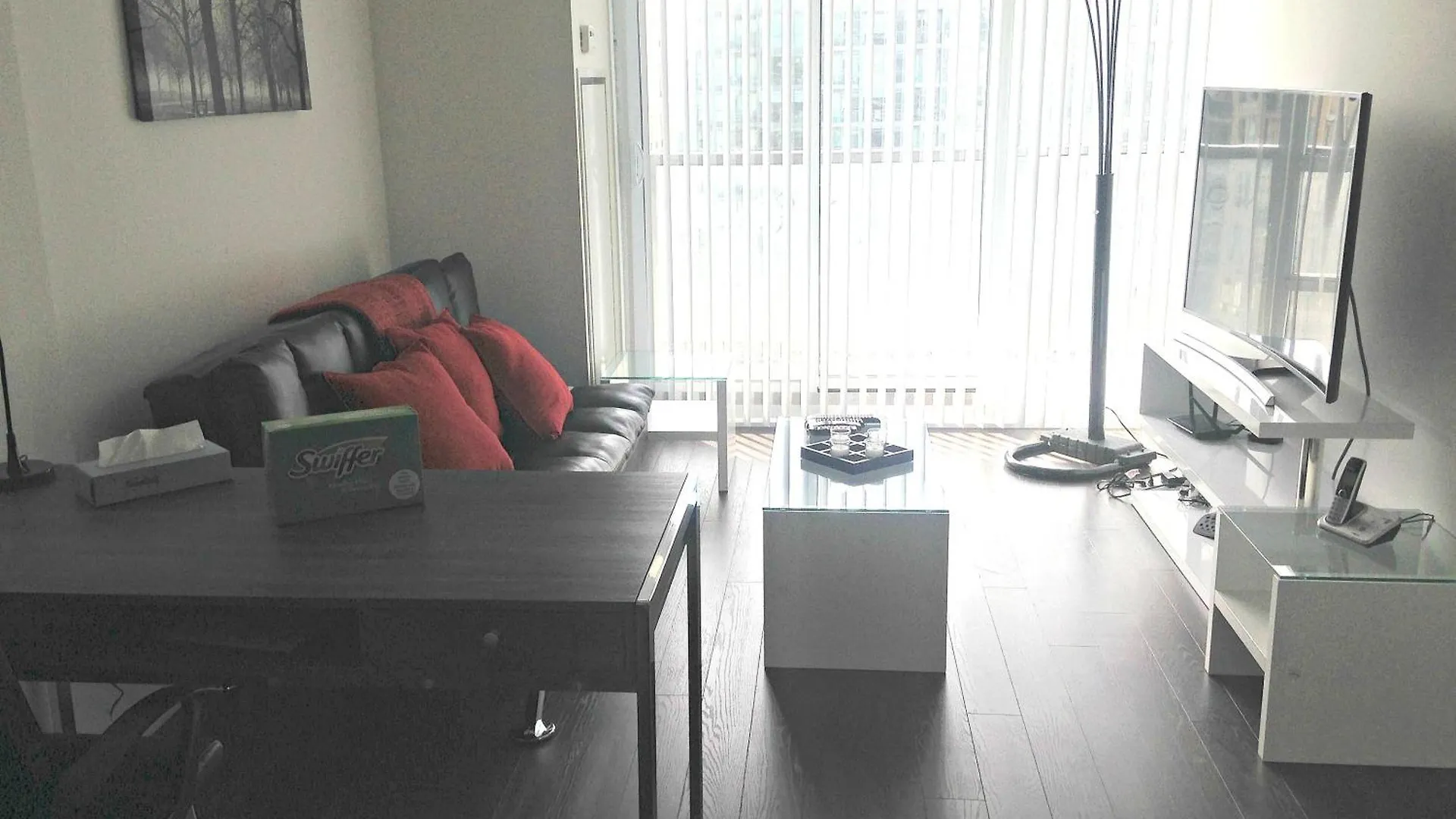 Apartment Pelican At Liberty Village Toronto